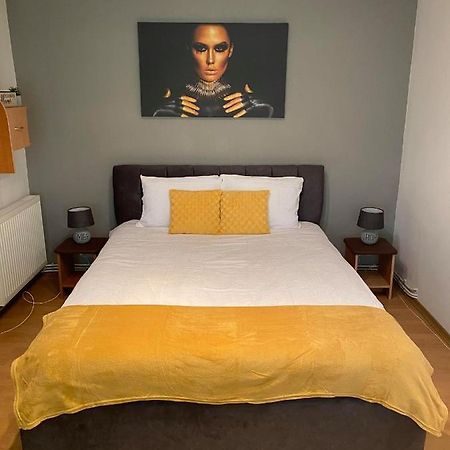 Best Home Hunedoara Esterno foto